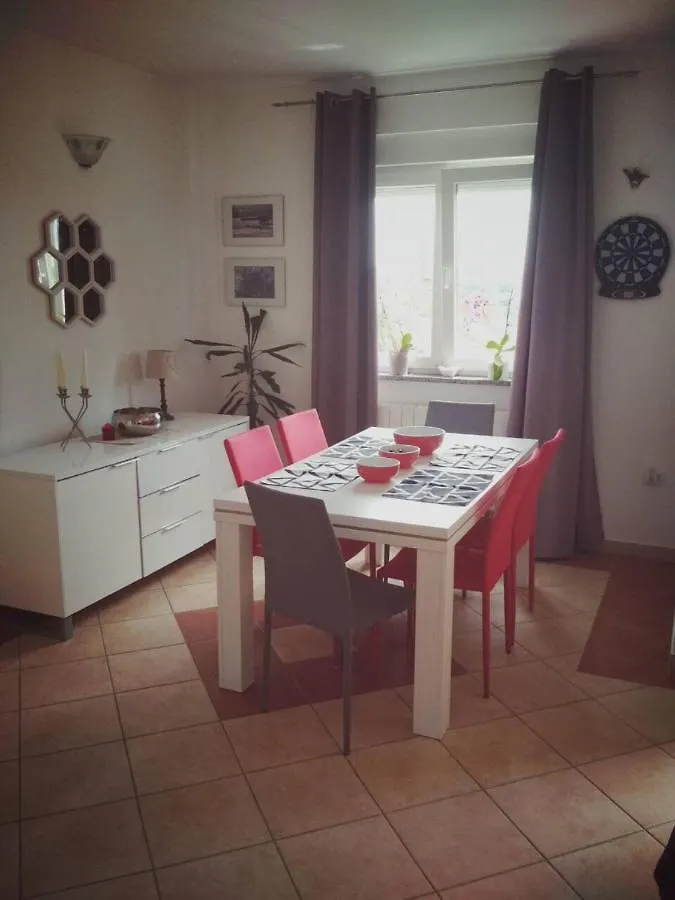 Apartment Emi Pula