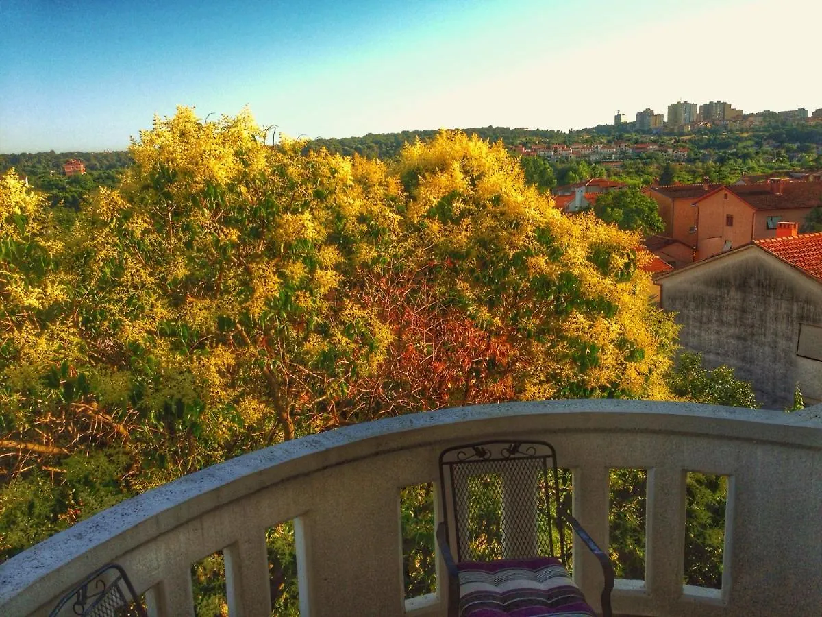 Apartment Emi Pula