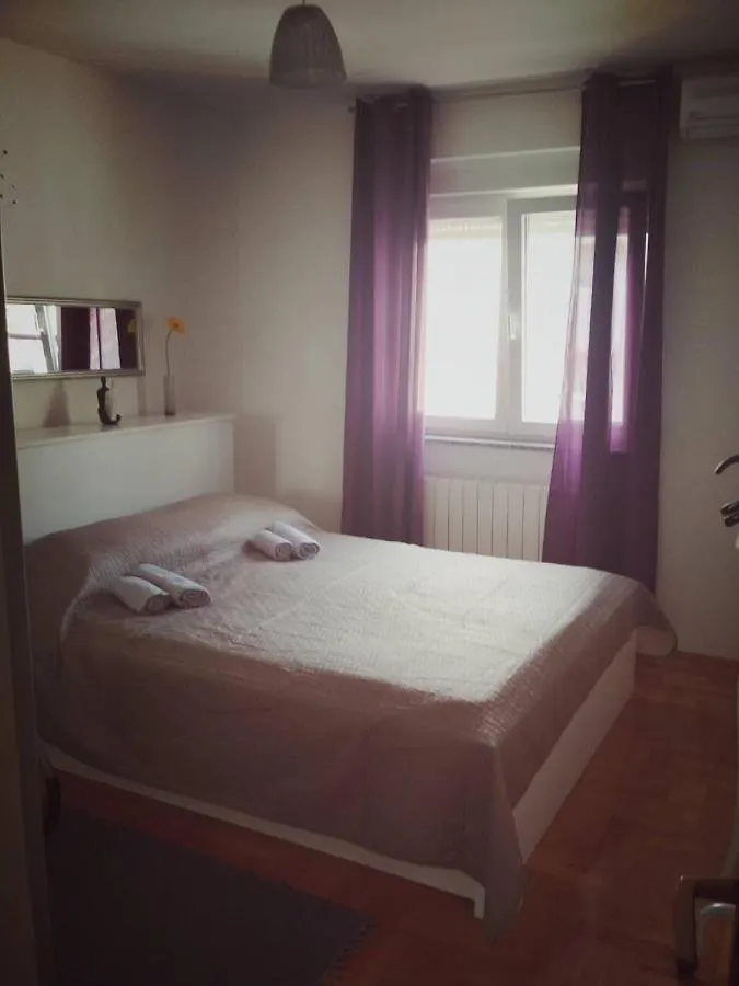 Apartment Emi Pula 0*,  Croatia